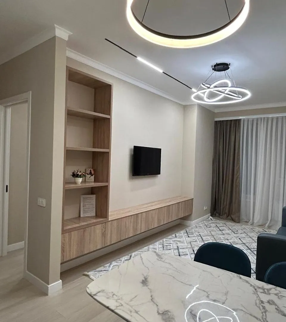 Современная Квартира В Верхней Части Города Almaty Apartment